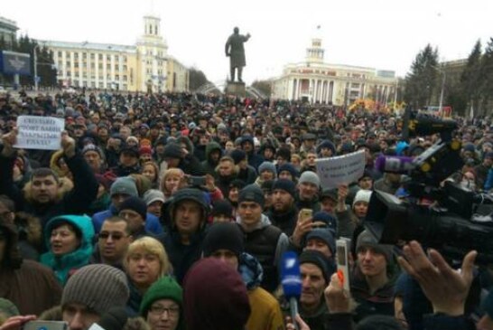 Митингующих пустили в морг Кемерово для подсчета тел
