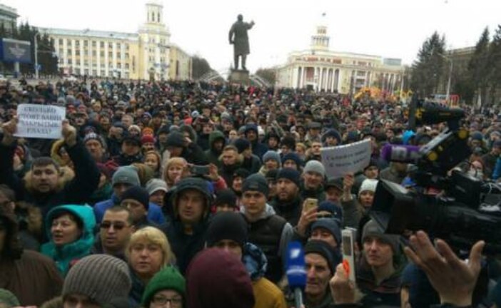 Митингующих пустили в морг Кемерово для подсчета тел
