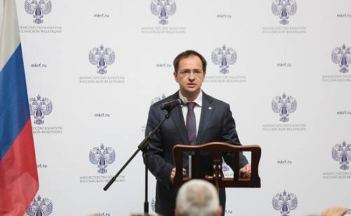 Мединский объяснил музеям и циркам, как соблюдать траур
