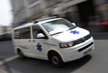 Во Франции самолет разбился, упав на автостраду