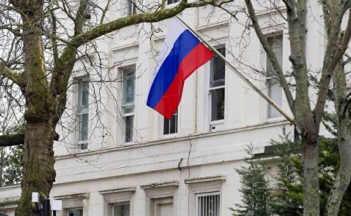 Российское посольство дополнило твит британских коллег