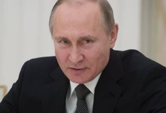 Путин и Макрон провели телефонные переговоры