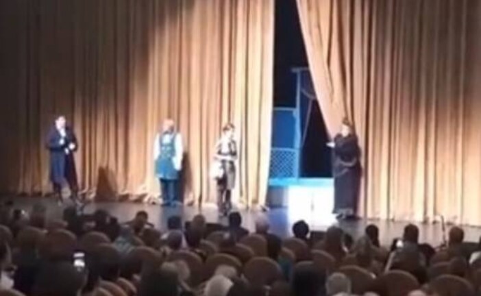 Новые подробности «театральной забастовки» Ароновой в Сургуте: «И никаких денег!»