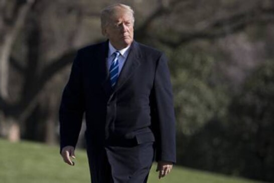 «Ворует столовое серебро». Трампа в пальто высмеяли в соцсетях