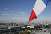 Связь Москвы с Парижем не разорвана, уверены в посольстве во Франции
