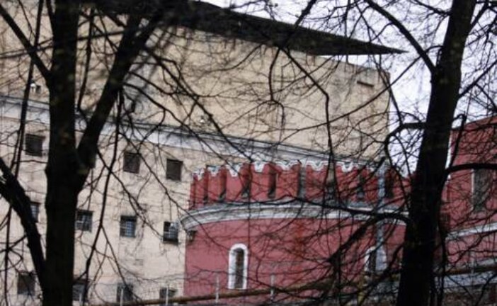 Заключенного «Бутырки» насмерть придавило воротами