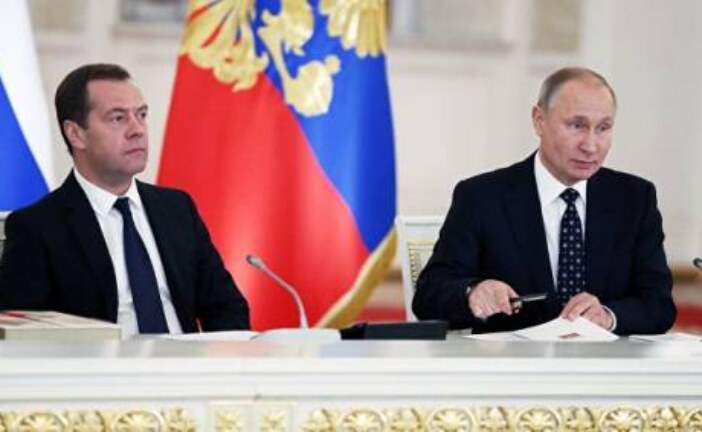 Путин и Медведев обсудят подготовку к отчету правительства в Госдуме