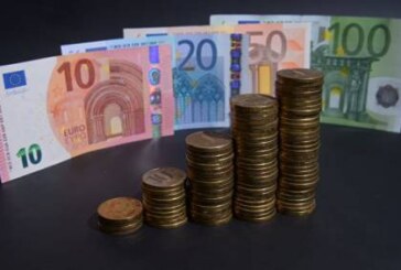 Евро впервые с августа 2016 года превысил 75 рублей