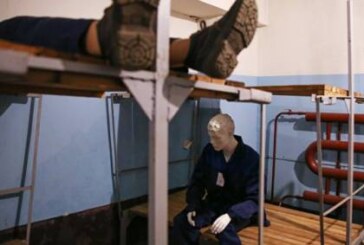 «Ройте ямы, укрывайтесь досками». Репортаж из московского бомбоубежища