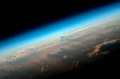 Американский космоплан совершил первый испытательный полет на ракетной тяге