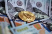 Биткоин вновь дешевеет