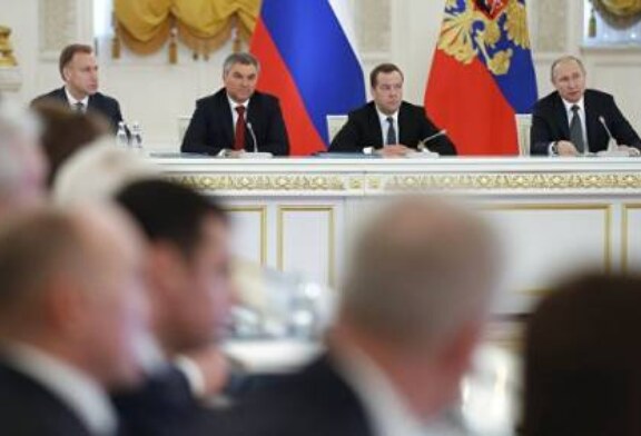 Путин отклонил идею оценки работы губернаторов по видеозаписям