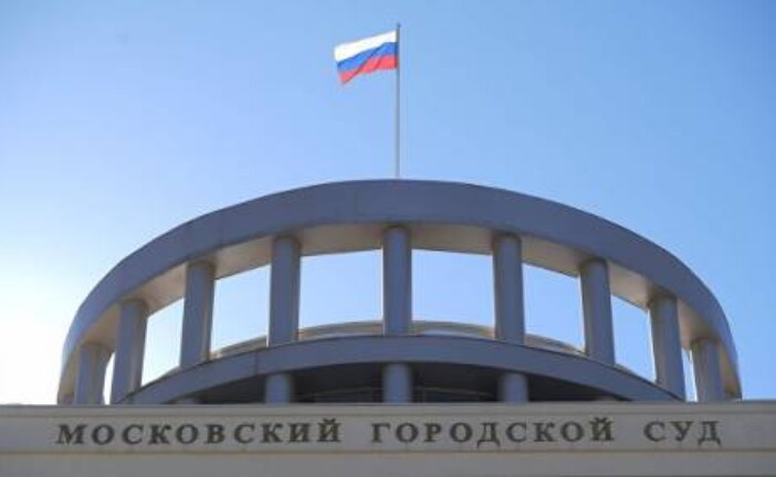 Мосгорсуд освободил женщину, осужденную за убийство душившего ее сожителя