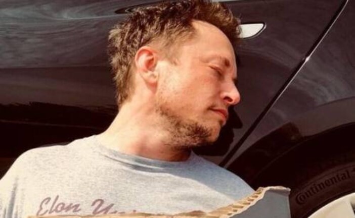 Илон Макс объявил в соцсетях о «банкротстве» Tesla