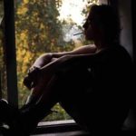 Ученые рассказали, какие эмоции заставляют людей курить